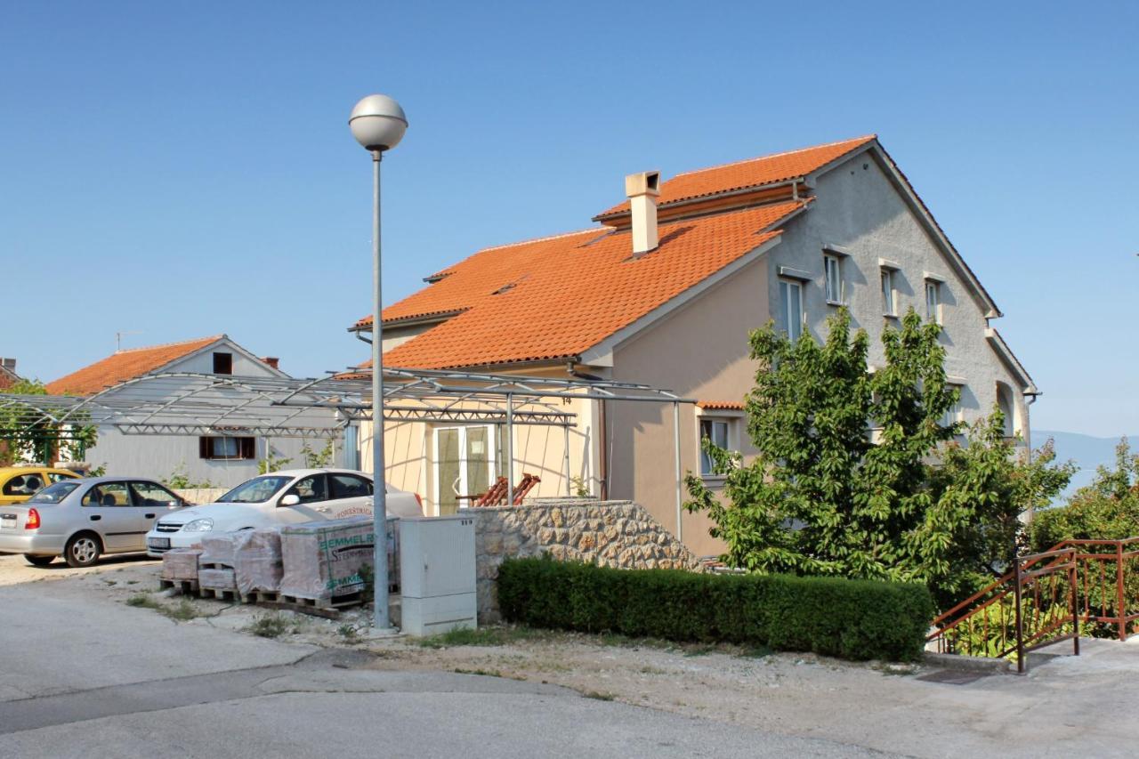 Apartment Njivice 5458D Luaran gambar